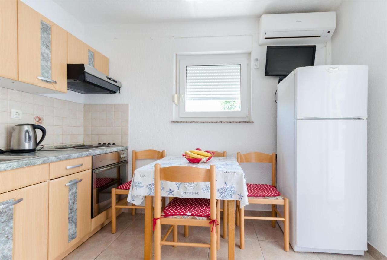 Apartments Ester Lopar Esterno foto