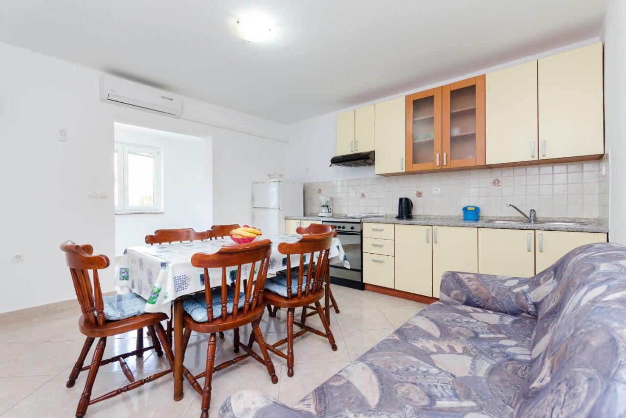 Apartments Ester Lopar Esterno foto